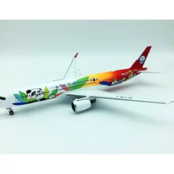 Airplane Model*InFlight200 IF3503U001 Sichuan Airlines A350-900 F-WZFK - Miniature Marvels: Airplane Models & Painted Dice