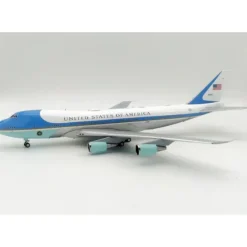 Airplane Model*InFlight IFVC25A0222P 1:200 USAF Air Force One VC-25 280000 with Key Chain - Miniature Marvels: Airplane Models & Painted Dice