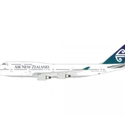 Airplane Model*InFlight IF744ZK1121 1:200 Air New Zealand Boeing 747-400 ZK-NBV - Miniature Marvels: Airplane Models & Painted Dice