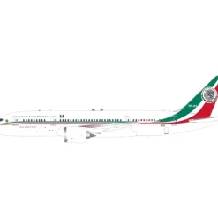 Airplane Model**InFlight/El Aviador EAVMEX 1:200 Fiera Aerea Mexicana Boeing 787-8 - Miniature Marvels: Airplane Models & Painted Dice