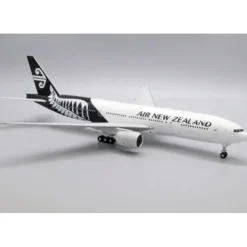 Airplane Model*JC Wings 1:200 Air New Zealand Boeing 777-200ER JC20030 - Miniature Marvels: Airplane Models & Painted Dice