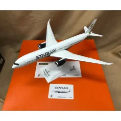 Airplane Model*JC Wings 1:200 Starlux Airbus A350-900 EW2359006A (Flaps Down) - Miniature Marvels: Airplane Models & Painted Dice