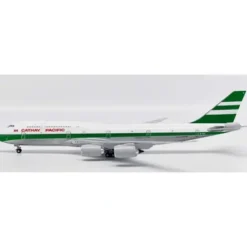 Airplane Model*JC Wings EW4748014 1:400 Cathay Pacific Boeing 747-8I B-HKG - Miniature Marvels: Airplane Models & Painted Dice