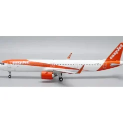 Airplane Model*JC Wings EW221N004 1:200 EasyJet Airbus A321neo G-UZME - Miniature Marvels: Airplane Models & Painted Dice