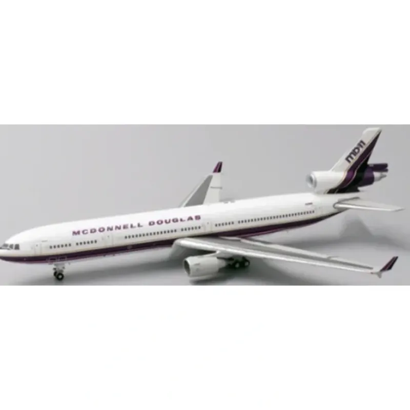 Airplane Model*JC Wings LH4076 1:400 House Color McDonnell Douglas MD-11 N211MD - Miniature Marvels: Airplane Models & Painted Dice