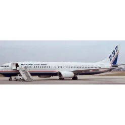 Airplane Model*JC Wings LH2BOE456A 1:200 House Color Boeing 737-900 N737X (Flaps Down) - Miniature Marvels: Airplane Models & Painted Dice