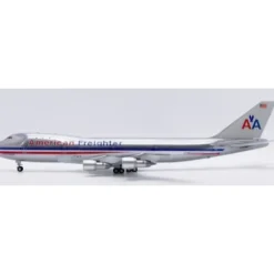 Airplane Model*JC Wings XX20290 1:200 American Airlines Freighter Boeing 747-100(SF) "Polished" N9671 - Miniature Marvels: Airplane Models & Painted Dice