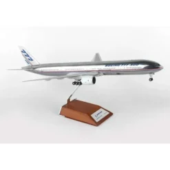 Airplane Model*JC Wings XX2237 1:200 Boeing 777-300 "House Colors" - Miniature Marvels: Airplane Models & Painted Dice