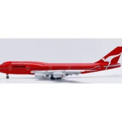 Airplane Model*JC Wings XX20376 1:200 Qantas Boeing 747-400 "All Red" Reg: VH-OEJ - Miniature Marvels: Airplane Models & Painted Dice