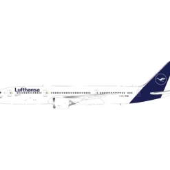 Airplane Model**JFox 1:200 Lufthansa Boeing 787-9 JF-787-9-001 - Miniature Marvels: Airplane Models & Painted Dice