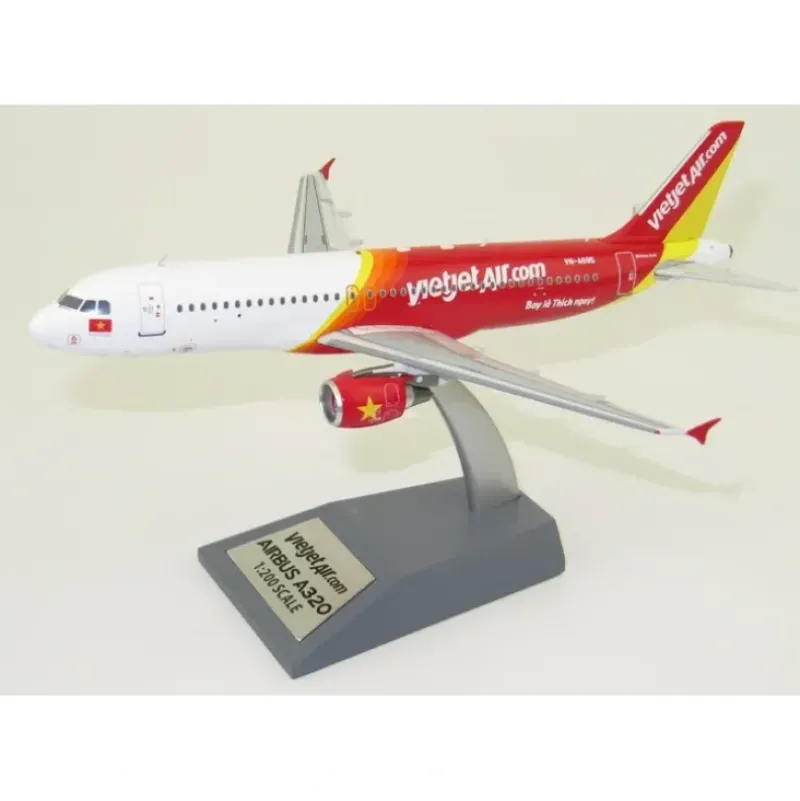 Airplane Model*Jfox JF-A320-002 1:200 A320-200 Vietjet VN-A695 - Miniature Marvels: Airplane Models & Painted Dice