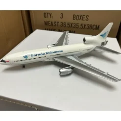 Airplane Model*JFox JF-L1011-010 1:200 Garuda Indonesia L1011 N301EA - Miniature Marvels: Airplane Models & Painted Dice