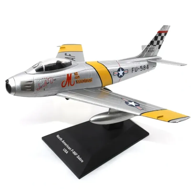 Airplane Model*Motor City Classics 27292-49 1:72 North American F-86F Sabre - Miniature Marvels: Airplane Models & Painted Dice