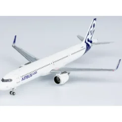 Airplane Model*NG 13092 1:400 Airbus A321XLR F-WWAB - Miniature Marvels: Airplane Models & Painted Dice