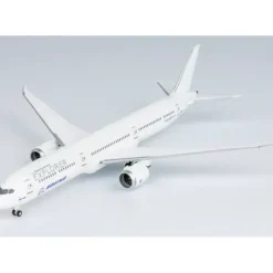 Airplane Model*NG 56025 1:400 Boeing Company Boeing 787-10 Dreamliner N8290V "Eco Demonstrator" - Miniature Marvels: Airplane Models & Painted Dice