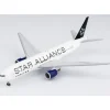 Airplane Model*NG 72021 1:400 United Airlines Boeing 777-200ER N218UA "Star Alliance" - Miniature Marvels: Airplane Models & Painted Dice