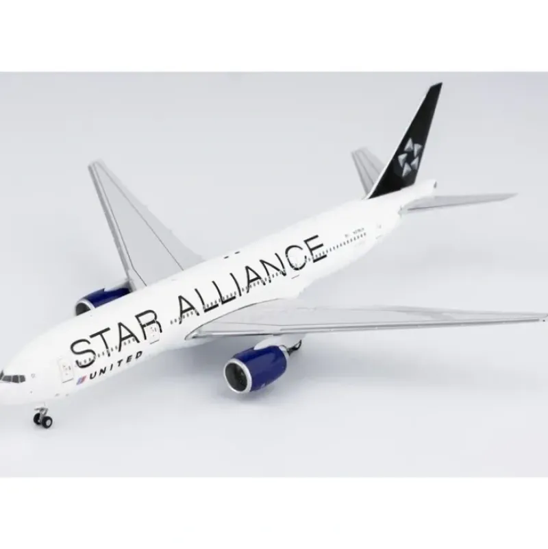 Airplane Model*NG 72021 1:400 United Airlines Boeing 777-200ER N218UA "Star Alliance" - Miniature Marvels: Airplane Models & Painted Dice