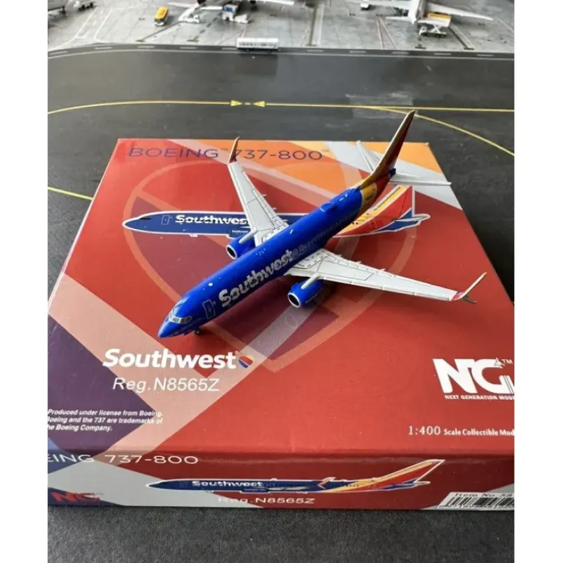 Airplane Model*NG Models 1:400 58122 Southwest Boeing 737-800 N8565Z - Miniature Marvels: Airplane Models & Painted Dice