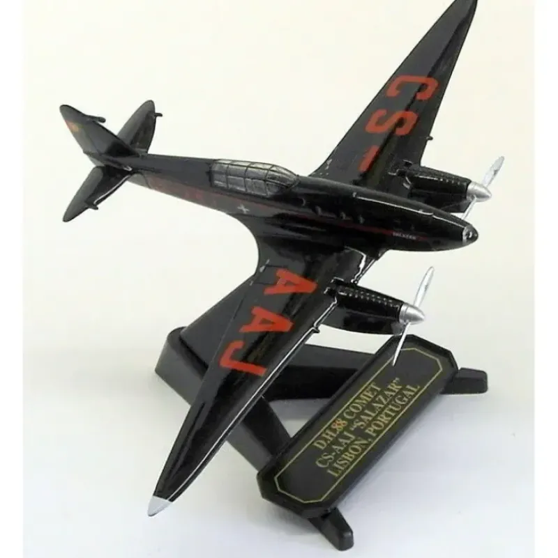 Airplane Model*Oxford 72COM005 de Havilland Comet CS-AAJ Salazar - Miniature Marvels: Airplane Models & Painted Dice