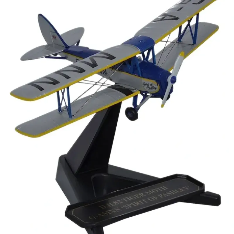 Airplane Model*Oxford 72TM007 de Havilland Tiger Moth G-AMNN Spirit of Pashley - Miniature Marvels: Airplane Models & Painted Dice