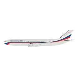 Airplane Model*Phoenix Models 11892 1:400 House Color Il-96-400 RA-96000 - Miniature Marvels: Airplane Models & Painted Dice