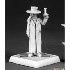 Miniature<Plague Doctor: Pathfinder RPR 60058 - Miniature Marvels: Airplane Models & Painted Dice