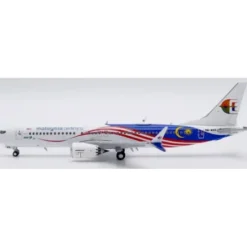 Airplane Model<Pre-Order JC Wings LH4360 1:400 Malaysia Airlines Boeing 737 MAX 8 Reg: 9M-MVD - Miniature Marvels: Airplane Models & Painted Dice