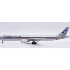 Airplane Model<Pre-Order JC Wings XX40220 1:400 Boeing House Color 777-300 "Polished" N5014K - Miniature Marvels: Airplane Models & Painted Dice