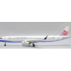 Airplane Model<Pre-Order JC Wings XX20197 1200 China Airlines Airbus A321neo B-18101 - Miniature Marvels: Airplane Models & Painted Dice