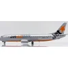 Airplane Model<Pre-Order JC Wings XX20387 1:200 Jetstar Pacific Boeing 737-400 VN-A194 - Miniature Marvels: Airplane Models & Painted Dice