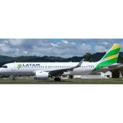 Airplane Model<Pre-Order JC Wings XX40210 1:400 LATAM Airlines Airbus A320NEO "Brazil Flag" PR-XBG - Miniature Marvels: Airplane Models & Painted Dice