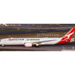 Airplane Model<Pre-Order JC Wings XX20568 1:200 Qantas Boeing 787-9 Dreamliner "Go Australia" Reg: VH-ZNH - Miniature Marvels: Airplane Models & Painted Dice