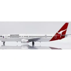 Airplane Model<Pre-Order JC Wings XX20392 1:200 Qantas Boeing 737-400 "75 Years" VH-TJW - Miniature Marvels: Airplane Models & Painted Dice