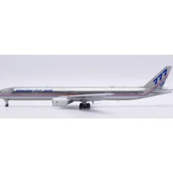 Airplane Model*Pre-Order JC Wings XX40220A 1:400 Boeing House Color 777-300 "Polished" N5014K "Flaps Down" - Miniature Marvels: Airplane Models & Painted Dice