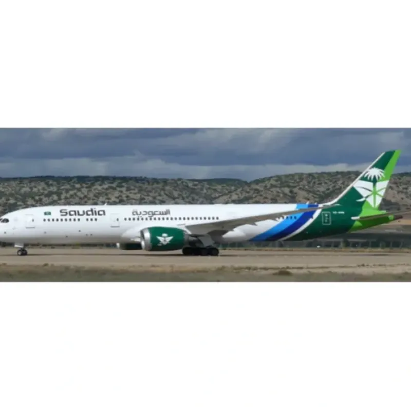 Airplane Model<Pre-Order JC Wings XX20627A 1:200 Saudi Arabian Airlines Boeing 787-9 Dreamliner "94th National Day" Reg: HZ-ARB "Flaps Down" - Miniature Marvels: Airplane Models & Painted Dice