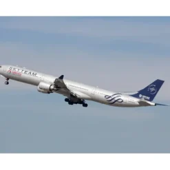 Airplane Model<Pre-Order Phoenix 11931 1:400 China Eastern A340-600 B-6053 - Miniature Marvels: Airplane Models & Painted Dice