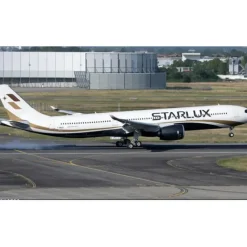 Airplane Model<Pre-Order Phoenix 11928 1:400 Starlux A330-900neo B-58305 - Miniature Marvels: Airplane Models & Painted Dice