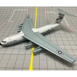 Airplane Model<Sky Classics 1:200 C-141A Starlifter USAF Hanoi Taxi 60177 - Miniature Marvels: Airplane Models & Painted Dice