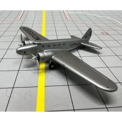 Airplane Model<Sky Classics 1:200 Western Air Express Boeing 247 - Miniature Marvels: Airplane Models & Painted Dice