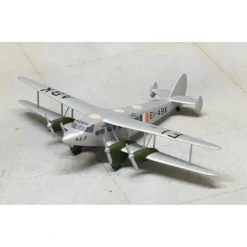 Airplane Model<Sky Classics SC2DH8606 1:200 De Havilland DH.86B Express EI-ABK Aer Lingus 1938 - Miniature Marvels: Airplane Models & Painted Dice