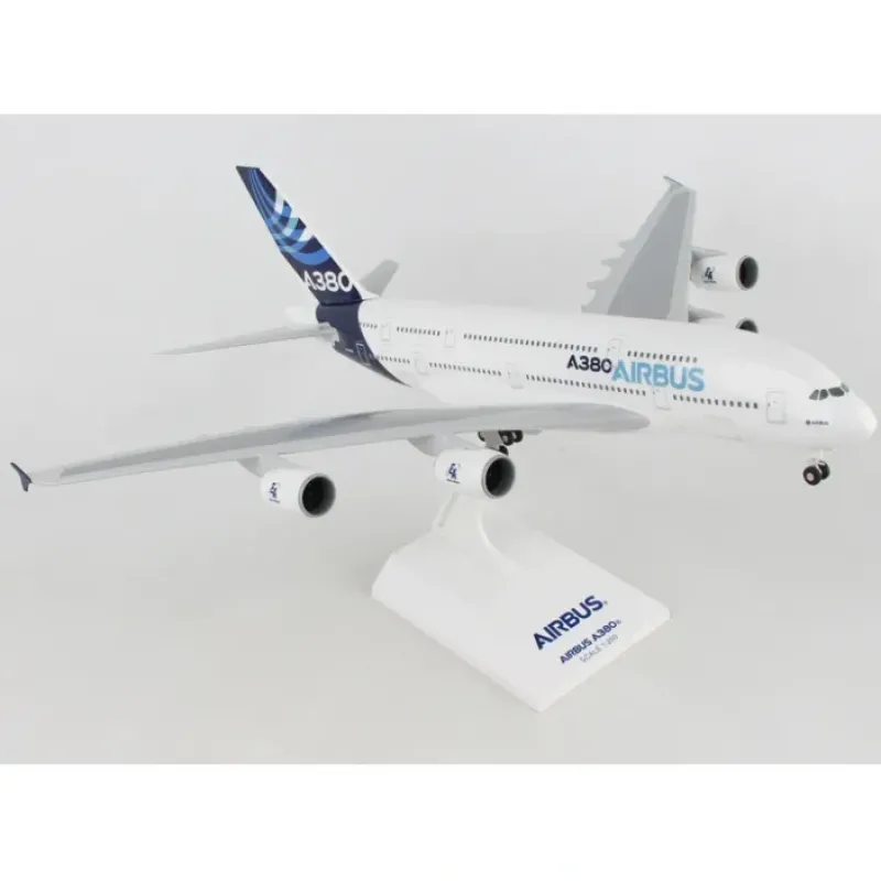Airplane Model<Sky Marks SKR380 1:200 Airbus A380 - Miniature Marvels: Airplane Models & Painted Dice