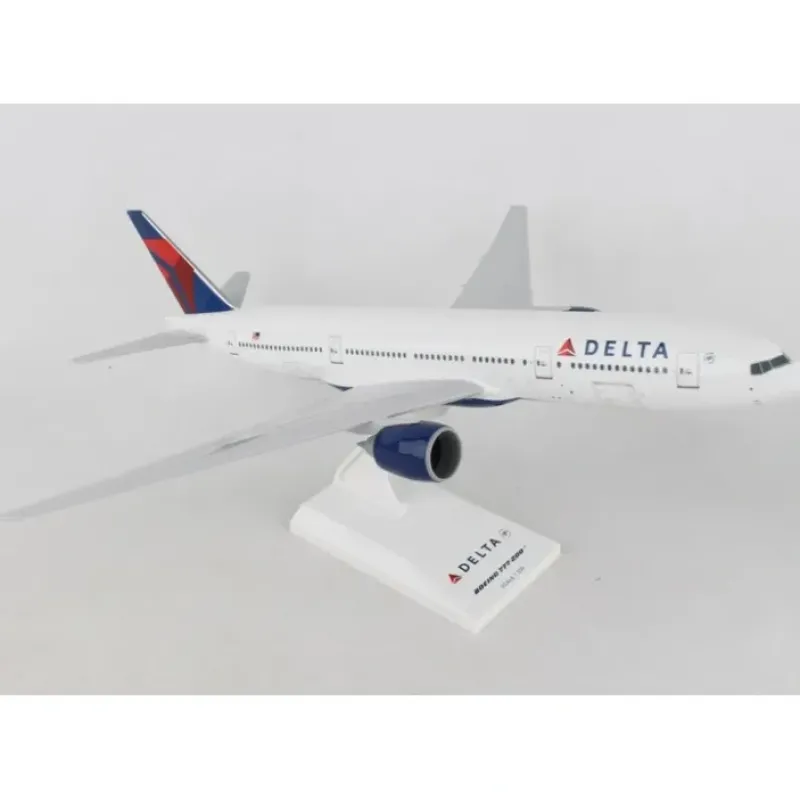 Airplane Model<SkyMarks 1:200 Delta Boeing 777-200 SKR374 - Miniature Marvels: Airplane Models & Painted Dice