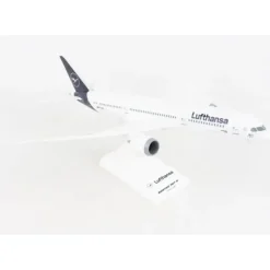 Airplane Model<SkyMarks 1:200 Lufthansa 787-9 SKR1096 - Miniature Marvels: Airplane Models & Painted Dice