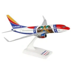 Airplane Model<SkyMarks 1:130 Southwest Boeing 737-700 - Miniature Marvels: Airplane Models & Painted Dice