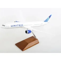 Airplane Model<SkyMarks 1:200 United Boeing 787-10 N12010 SKR5170 - Miniature Marvels: Airplane Models & Painted Dice