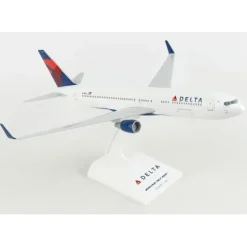 Airplane Model<Skymarks SKR330 1:150 Delta Boeing 767-300 - Miniature Marvels: Airplane Models & Painted Dice