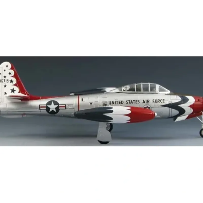 Airplane Model<SkyMax SM6004 1:72 F-84G "Thunderbirds 1954 Show Season" - Miniature Marvels: Airplane Models & Painted Dice