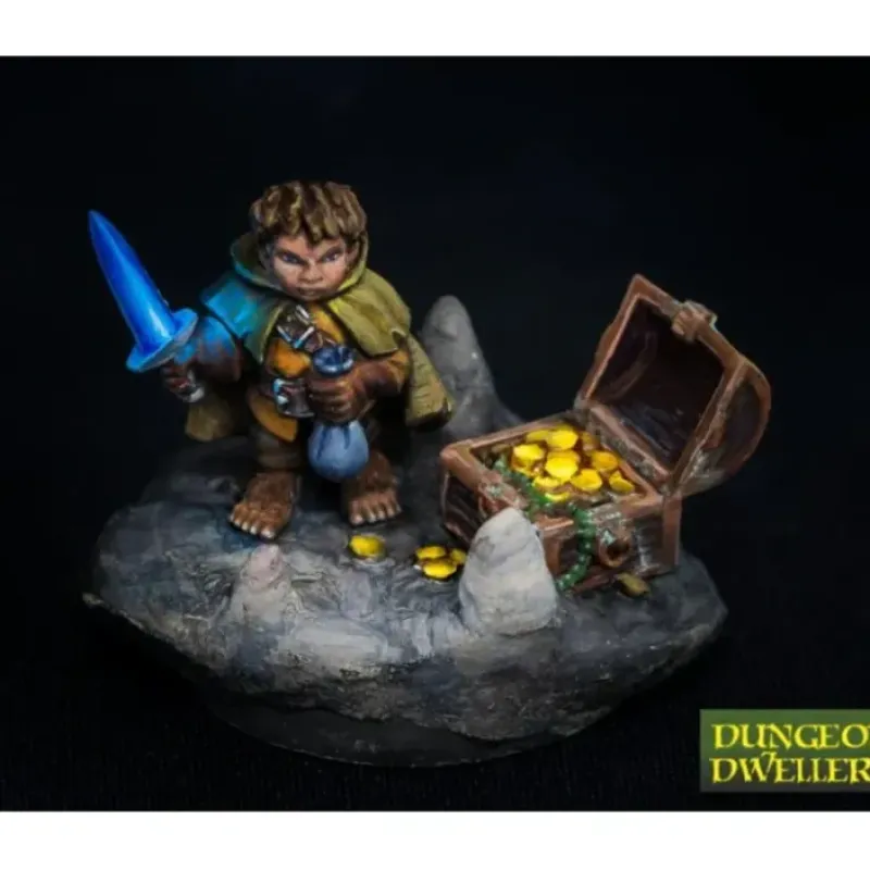 Miniature<Stitch Thimbletoe, Halfling Thief: Dungeon Dwellers RPR 07004 - Miniature Marvels: Airplane Models & Painted Dice