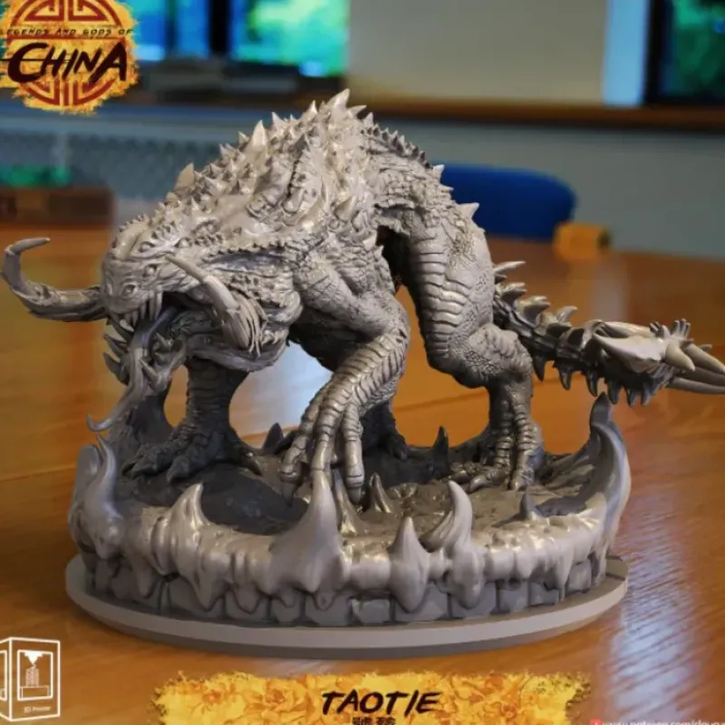 Miniature<Taotie - Miniature Marvels: Airplane Models & Painted Dice