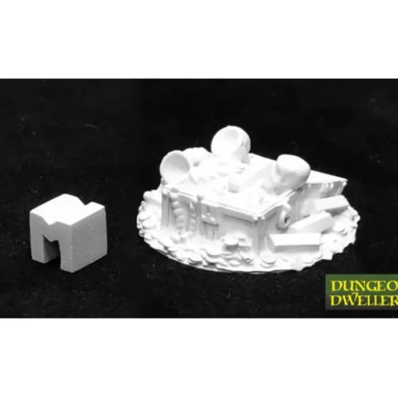 Miniature<Treasure Pile: Dungeon Dwellers RPR 07019 - Miniature Marvels: Airplane Models & Painted Dice